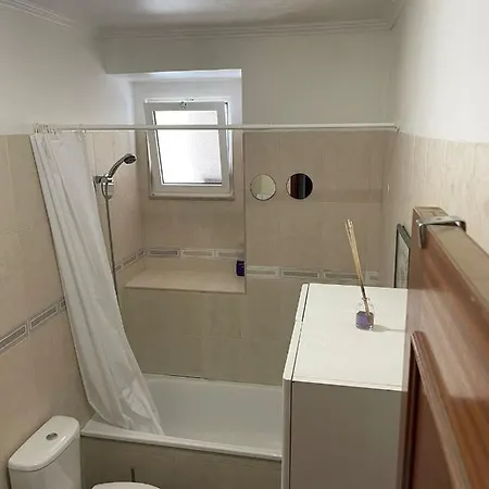 Quarto Duplo Espacoso Em Alfama Penzion *